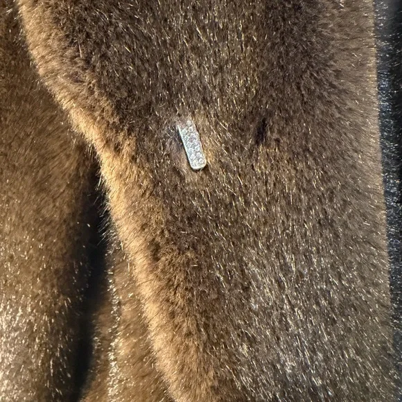 Classic Women's Brown Faux Fur Coat - Picture 4 of 12